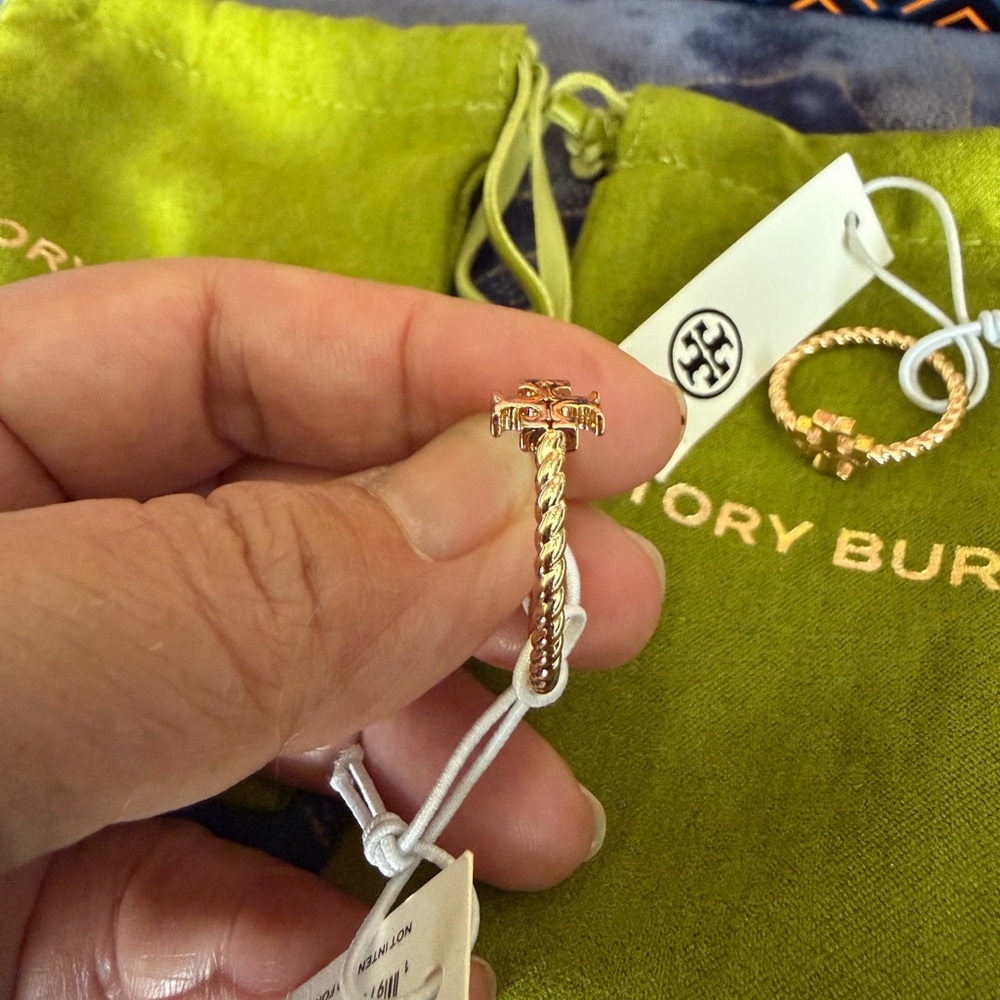 Authentic Tory Burch Gold Rings Set of 2 with Lime Green Pouches - Picture 9 of 11